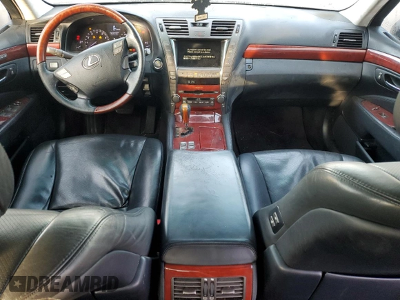 2008 Lexus LS 460 L with VIN JTHGL46F685025376, listed as a Copart auction lot 43646575 with 230,701 mi miles and Clean title. Bid and sale history available at DreamBid. Image 7.