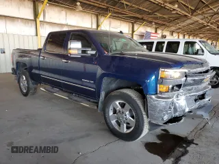 2016 Chevrolet Silverado 3500HD LTZ z VIN 1GC4K0C87GF258682, wystawiony jako Copart lot #57608235 z przebiegiem 213 684 mil mil oraz Szkoda całkowita • Salvage title. Historia ofert i sprzedaży dostępna na DreamBid. Obrazek 4.