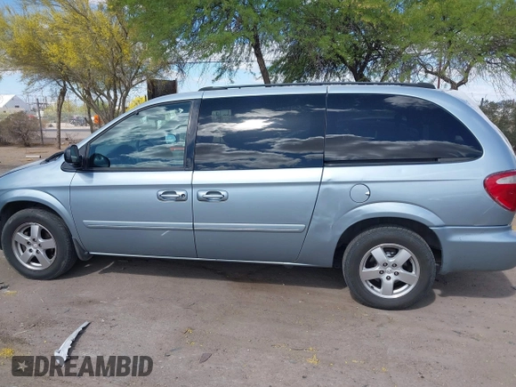 2005 Dodge Caravan SXT with VIN 2D4GP44L75R193138, listed as a IAAI auction lot 42073429 with 206,915 mi miles and . Bid and sale history available at DreamBid. Image 14.