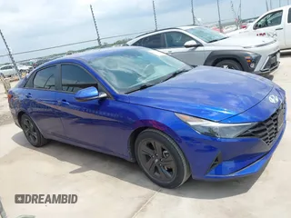 2023 Hyundai Elantra Blue z VIN KMHLM4AJ8PU033326, wystawiony jako IAAI lot #42114346 z przebiegiem 40 585 mil mil oraz . Historia ofert i sprzedaży dostępna na DreamBid. Obrazek 1.