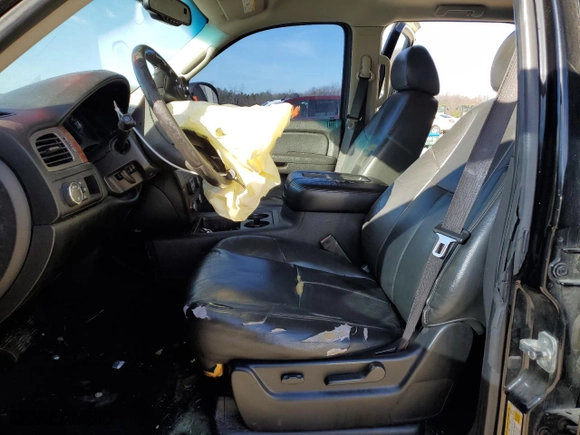 2007 Chevrolet Suburban LT with VIN 1GNFC16017R362303, listed as a Copart auction lot 42450955 with 250,477 mi miles and Salvage Title. Bid and sale history available at carsss.com. Image 7.