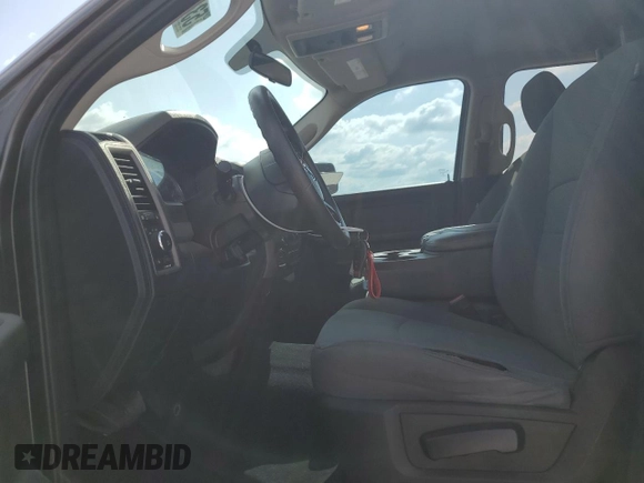 2018 Ram 1500 Express z VIN 1C6RR7KG1JS258072, wystawiony jako Copart lot #53433775 z przebiegiem 122 000 mil mil oraz Szkoda całkowita • Salvage title. Historia ofert i sprzedaży dostępna na DreamBid. Obrazek 7.