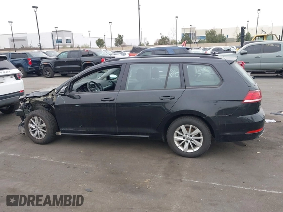 2019 Volkswagen Golf SportWagen S with VIN 3VWY57AU2KM516226, listed as a IAAI auction lot 41674518 with 60,806 mi miles. Bid and sale history available at carsss.com. Image 15.