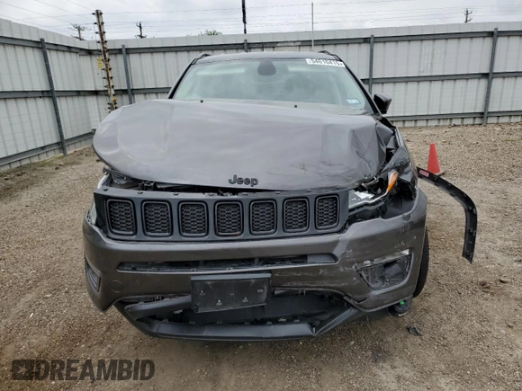 2018 Jeep Compass Latitude z VIN 3C4NJCBB7JT407630, wystawiony jako Copart lot #54610415 z przebiegiem 68 676 mil mil oraz Szkoda całkowita • Salvage title. Historia ofert i sprzedaży dostępna na DreamBid. Obrazek 5.