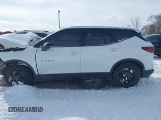 2024 Chevrolet Blazer RS z VIN 3GNKBKRS1RS155981, wystawiony jako IAAI lot #41614035 z przebiegiem 1383 mil mil oraz . Historia ofert i sprzedaży dostępna na DreamBid. Obrazek 14.