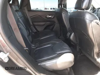 2017 Jeep Cherokee Limited с VIN 1C4PJLDB7HW517653, выставлен на аукционе Copart как лот 53529705 с пробегом 111 405 миль миль и Списание • Salvage title. История ставок и продаж доступна на DreamBid. Изображение 11.