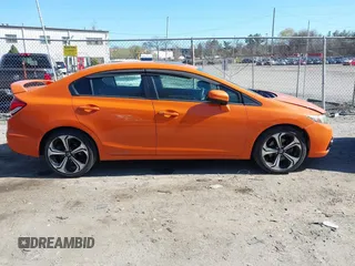 2015 Honda Civic Sedan Si with VIN 2HGFB6E53FH701374, listed as a IAAI auction lot 42051001 with 121,037 mi miles. Bid and sale history available at carsss.com. Image 13.