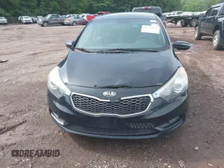 2016 Kia Forte LX z VIN KNAFK5A8XG5599229, wystawiony jako IAAI lot #42369895 z przebiegiem 105 214 mil mil oraz . Historia ofert i sprzedaży dostępna na DreamBid. Obrazek 6.