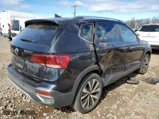 2022 Volkswagen Taos SE with VIN 3VVLX7B23NM090573, listed as a Copart auction lot 43886073 with 930 mi miles. Bid and sale history available at carsss.com. Image 3.