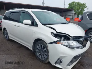 2020 Toyota Sienna XLE z VIN 5TDDZ3DC3LS231666, wystawiony jako IAAI lot #42296603 z przebiegiem 49 075 mil mil oraz . Historia ofert i sprzedaży dostępna na DreamBid. Obrazek 1.