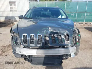 2018 Jeep Cherokee Latitude Plus с VIN 1C4PJMLB3JD601512, выставлен на аукционе IAAI как лот 41963342 с пробегом 142 343 миль миль и . История ставок и продаж доступна на DreamBid. Изображение 13.