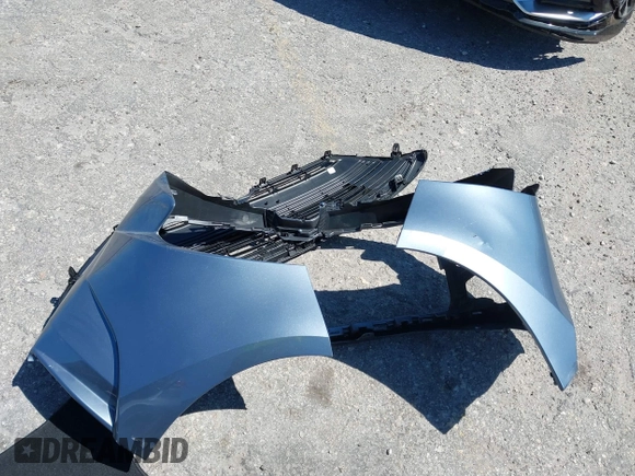 2025 Toyota Corolla LE z VIN 5YFB4MDEXSP240479, wystawiony jako IAAI lot #41769331 z przebiegiem 1075 mil mil oraz . Historia ofert i sprzedaży dostępna na DreamBid. Obrazek 12.