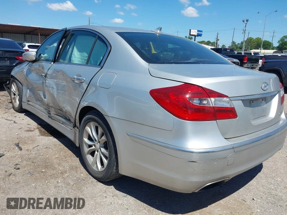 2013 Hyundai Genesis 3.8L z VIN KMHGC4DD3DU244360, wystawiony jako IAAI lot #42228003 z przebiegiem 114 914 mil mil oraz . Historia ofert i sprzedaży dostępna na DreamBid. Obrazek 3.