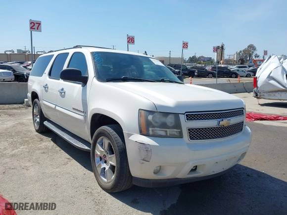 2008 Chevrolet Suburban LTZ with VIN 1GNFC16058R198040, listed as a IAAI auction lot 41421238 with 215,591 mi miles. Bid and sale history available at carsss.com. Image 1.