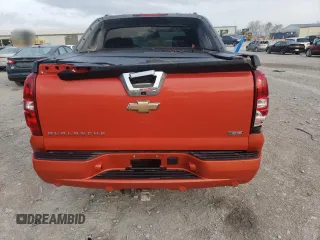 2009 Chevrolet Avalanche LTZ z VIN 3GNFK32049G275566, wystawiony jako Copart lot #48805985 z przebiegiem 107 752 mil mil oraz Czysty tytuł • Clean title. Historia ofert i sprzedaży dostępna na DreamBid. Obrazek 6.