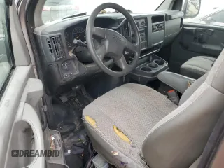 2006 GMC Savana Cargo Van with VIN 1GTHG35U761143039, listed as a Copart auction lot 80744424 with 0 mi miles and Salvage Title. Bid and sale history available at carsss.com. Image 8.