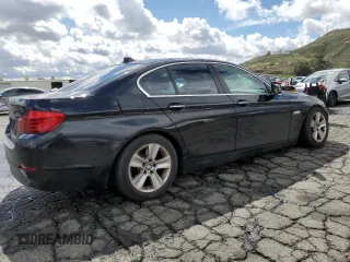 2013 BMW 5 Series 528i with VIN WBAXG5C5XDD234995, listed as a Copart auction lot 48617145 with 165,889 mi miles and Clean Title. Bid and sale history available at carsss.com. Image 3.