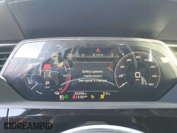 2024 Audi Q8 e-tron Premium z VIN WA14AAGE5RB042214, wystawiony jako Copart lot #81625384 z przebiegiem 20 296 mil mil oraz Szkoda całkowita • Salvage title. Historia ofert i sprzedaży dostępna na DreamBid. Obrazek 9.