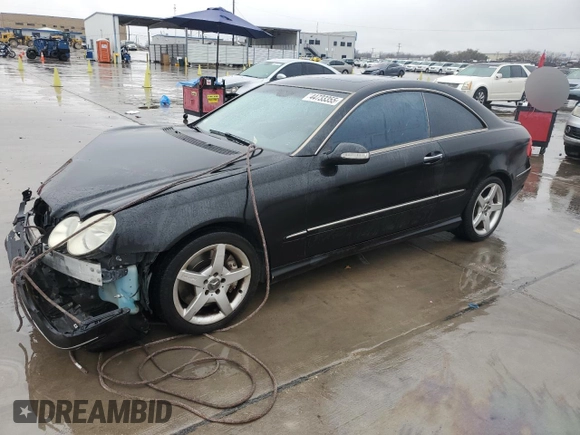 2005 Mercedes-Benz CLK 500 z VIN WDBTJ75J05F138614, wystawiony jako Copart lot #44733355 z przebiegiem 113 866 mil mil oraz Szkoda całkowita • Salvage title. Historia ofert i sprzedaży dostępna na DreamBid. Obrazek 1.