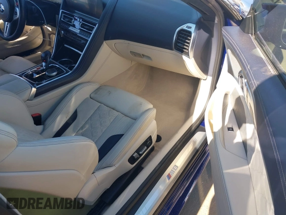 2020 BMW M8 z VIN WBSAE0C06LCD53214, wystawiony jako IAAI lot #38301455 z przebiegiem 20 410 mil mil oraz . Historia ofert i sprzedaży dostępna na DreamBid. Obrazek 5.