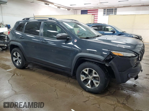 2016 Jeep Cherokee Trailhawk z VIN 1C4PJMBS5GW179273, wystawiony jako Copart lot #61175695 z przebiegiem 110 295 mil mil oraz Czysty tytuł • Clean title. Historia ofert i sprzedaży dostępna na DreamBid. Obrazek 4.