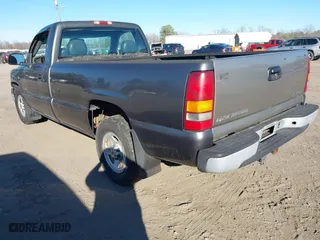 2000 Chevrolet Silverado 1500 with VIN 1GCEC14VXYE123537, listed as a IAAI auction lot 41709768 with 292,146 mi miles. Bid and sale history available at carsss.com. Image 3.