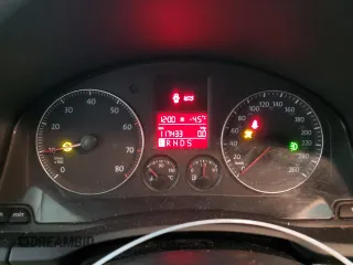2006 Volkswagen Jetta z VIN 3VWRF31K86M618158, wystawiony jako Copart lot #42728175 z przebiegiem 117 433 mil mil oraz Czysty tytuł • Clean title. Historia ofert i sprzedaży dostępna na DreamBid. Obrazek 9.