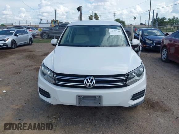 2012 Volkswagen Tiguan SE with VIN WVGAV7AX4CW579341, listed as a IAAI auction lot 42618922 with 118,855 mi miles and . Bid and sale history available at DreamBid. Image 6.