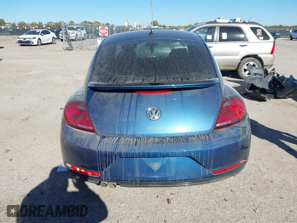 2019 Volkswagen Beetle S с VIN 3VWFD7AT7KM719095, выставлен на аукционе IAAI как лот 40919031 с пробегом 86 516 миль миль и . История ставок и продаж доступна на DreamBid. Изображение 17.