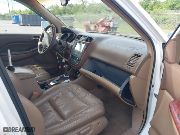 2005 Acura MDX Touring with VIN 2HNYD18695H545777, listed as a IAAI auction lot 42050248 with 207,377 mi miles. Bid and sale history available at carsss.com. Image 5.