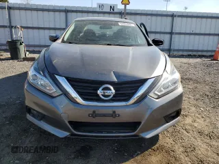 2018 Nissan Altima SV with VIN 1N4AL3AP1JC209746, listed as a Copart auction lot 53984095 with 58,823 mi miles and Salvage Title. Bid and sale history available at carsss.com. Image 5.
