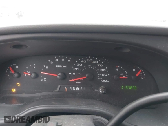 2006 Ford Econoline Cargo with VIN 1FTNS24W66DB32773, listed as a IAAI auction lot 41105626 with 219,787 mi miles. Bid and sale history available at carsss.com. Image 7.
