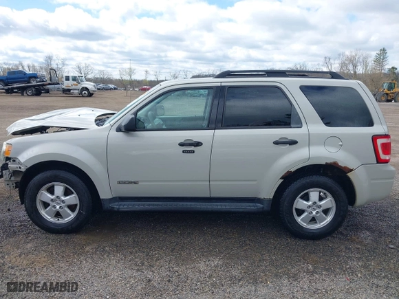 2008 Ford Escape XLT with VIN 1FMCU93ZX8KB33764, listed as a IAAI auction lot 42037456 with 195,047 mi miles. Bid and sale history available at carsss.com. Image 15.