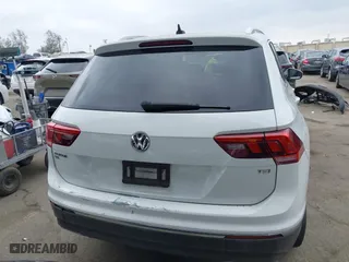 2018 Volkswagen Tiguan SEL with VIN 3VV3B7AX9JM090342, listed as a IAAI auction lot 41895823 with 98,400 mi miles. Bid and sale history available at carsss.com. Image 16.