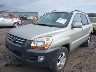 2005 Kia Sportage LX with VIN KNDJF723457135158, listed as a IAAI auction lot 41700735 with 88,200 mi miles and . Bid and sale history available at carsss.com. Image 17.