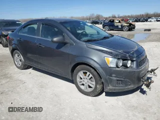 2016 Chevrolet Sonic LT z VIN 1G1JC5SH6G4126869, wystawiony jako Copart lot #49103155 z przebiegiem 199 131 mil mil oraz Szkoda całkowita • Salvage title. Historia ofert i sprzedaży dostępna na DreamBid. Obrazek 4.