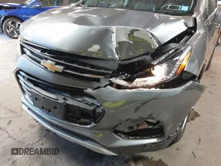 2020 Chevrolet Trax LT with VIN 3GNCJPSB7LL189181, listed as a IAAI auction lot 41661652 with 67,519 mi miles. Bid and sale history available at carsss.com. Image 6.