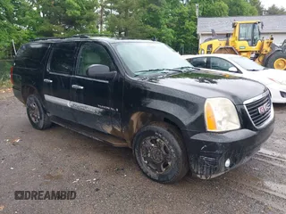 2007 GMC Yukon XL SLT z VIN 1GKFK16327J211852, wystawiony jako IAAI lot #42318099 z przebiegiem 225 000 mil mil oraz . Historia ofert i sprzedaży dostępna na DreamBid. Obrazek 1.