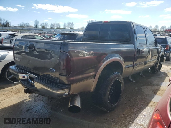 2005 Ford F-250 XL with VIN 1FTSW21P45ED31320, listed as a Copart auction lot 46085614 with 276,566 mi miles and Salvage title. Bid and sale history available at DreamBid. Image 3.