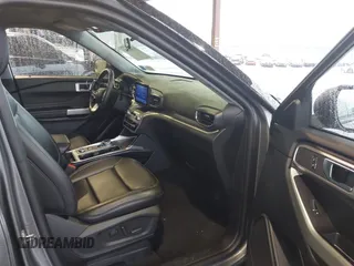2022 Ford Explorer XLT with VIN 1FMSK8DH8NGB25128, listed as a IAAI auction lot 41966881 with 19,190 mi miles and . Bid and sale history available at DreamBid. Image 5.