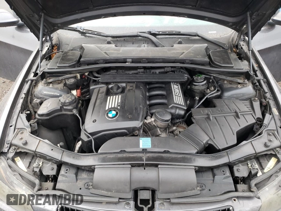 2008 BMW 3 Series 328xi z VIN WBAVC93518KZ72728, wystawiony jako Copart lot #84082564 z przebiegiem 410 050 mil mil oraz Szkoda całkowita • Salvage title. Historia ofert i sprzedaży dostępna na DreamBid. Obrazek 11.
