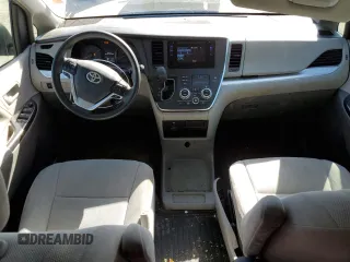 2017 Toyota Sienna L с VIN 5TDZZ3DC8HS899668, выставлен на аукционе Copart как лот 48944024 с пробегом 123 689 миль миль и Списание • Salvage title. История ставок и продаж доступна на DreamBid. Изображение 8.