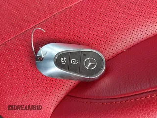 2024 Mercedes-Benz CLE 300 z VIN W1KMJ4HB4RF017993, wystawiony jako IAAI lot #41346524 z przebiegiem 7547 mil mil oraz . Historia ofert i sprzedaży dostępna na DreamBid. Obrazek 11.