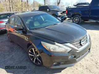2017 Nissan Altima SR with VIN 1N4AL3AP7HC121794, listed as a IAAI auction lot 41685166 with 176,146 mi miles and . Bid and sale history available at carsss.com. Image 1.