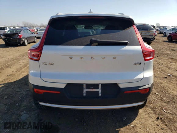 2023 Volvo XC40 Ultimate Bright Theme с VIN YV4L12UA5P2001018, выставлен на аукционе Copart как лот 44428554 с пробегом 7 463 миль миль и . История ставок и продаж доступна на DreamBid. Изображение 6.