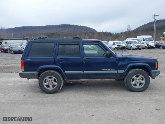 2000 Jeep Cherokee Police with VIN 1J4FF48S7YL223212, listed as a IAAI auction lot 41492346 with NaN miles. Bid and sale history available at carsss.com. Image 13.