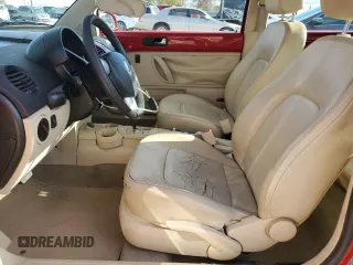 2005 Volkswagen New Beetle Coupe GL with VIN 3VWBK31C25M411138, listed as a Copart auction lot 81257144 with 119,906 mi miles and Salvage Title. Bid and sale history available at carsss.com. Image 7.