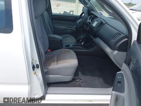 2015 Toyota Tacoma with VIN 5TFTX4CN6FX067709, listed as a IAAI auction lot 42138963 with 119,832 mi miles and . Bid and sale history available at DreamBid. Image 5.