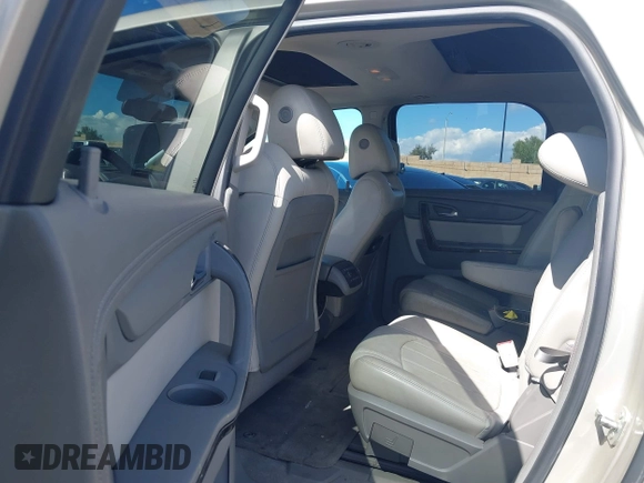 2014 GMC Acadia SLT z VIN 1GKKRSKD2EJ141913, wystawiony jako IAAI lot #41738536 z przebiegiem 100 577 mil mil oraz . Historia ofert i sprzedaży dostępna na DreamBid. Obrazek 8.