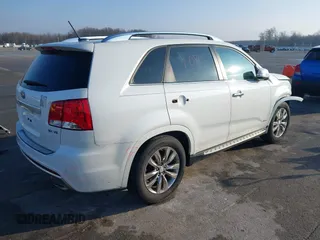 2013 Kia Sorento SX with VIN 5XYKWDA29DG333442, listed as a IAAI auction lot 41678171 with 145,166 mi miles. Bid and sale history available at carsss.com. Image 4.